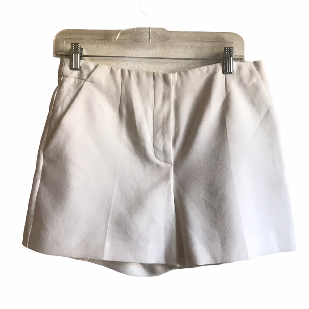 NWT. Trina Turk Valera shorts. Size 2